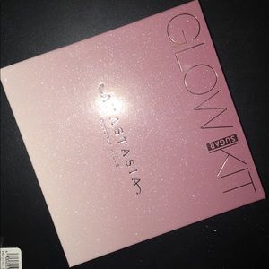 ❤️ SOLD ❤️ ABH Glow Kit in Sugar